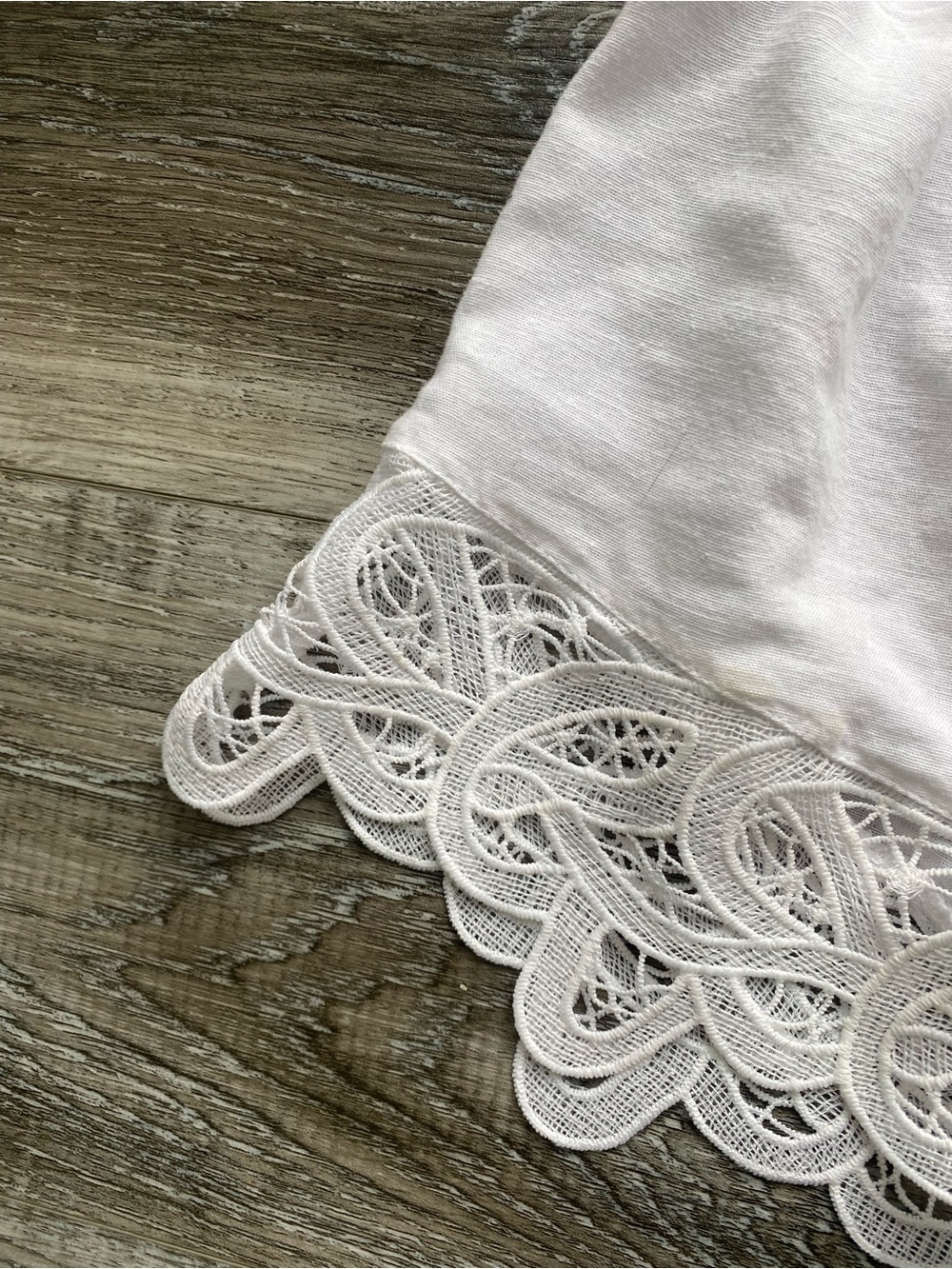 Oversized White Button-Up Top with Lace Hem Cotton Linen Blend short sleeved - Picture 4 of 8